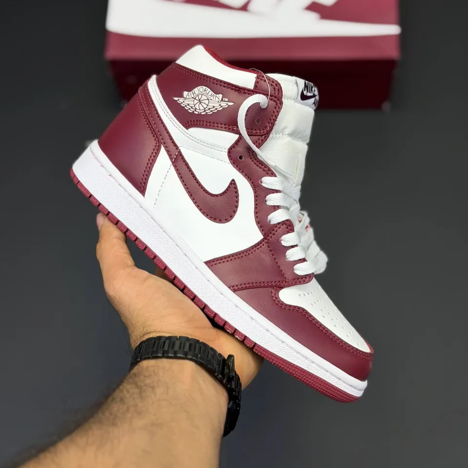 کفش نایک ایر جردن وان ساقدار رترو زرشکی Nike Air Jordan 1 Retro High Burgundy کفش نایک ایر جردن وان ساقدار رترو زرشکی Nike Air Jordan 1 Retro High Burgundy - تصویر 3