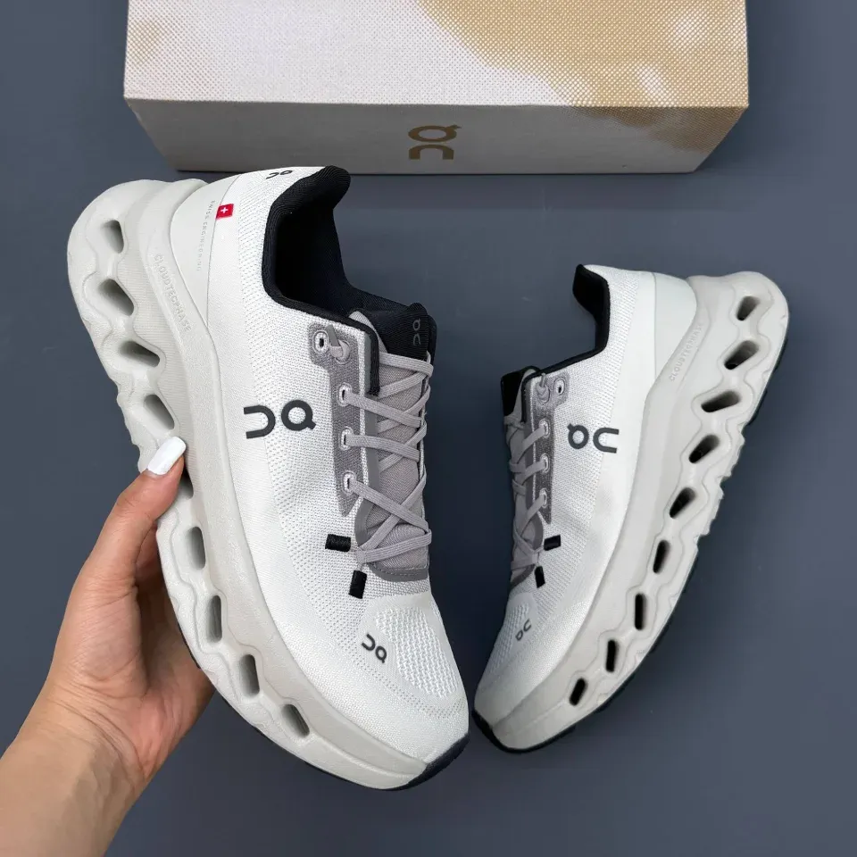 کفش آن رانینگ QC Loewe Cloudtilt On Running QC Loewe Cloudtilt کفش آن رانینگ QC Loewe Cloudtilt On Running QC Loewe Cloudtilt - تصویر 4
