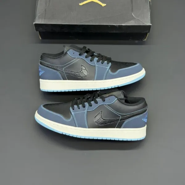 کفش نایک ایر جردن وان لو دارک ابسیدین Nike Air Jordan 1 Low Dark Obsidian کفش نایک ایر جردن وان لو دارک ابسیدین Nike Air Jordan 1 Low Dark Obsidian