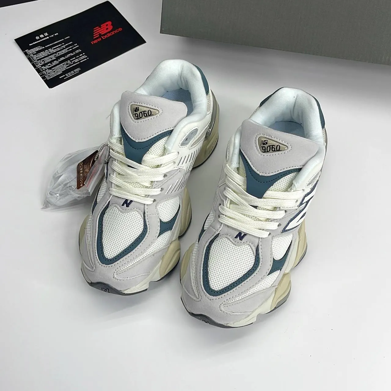 کتونی نیوبالانس ۹۰۶۰ کرم سورمه‌ای New Balance 9060 Cream Navy - تصویر 2