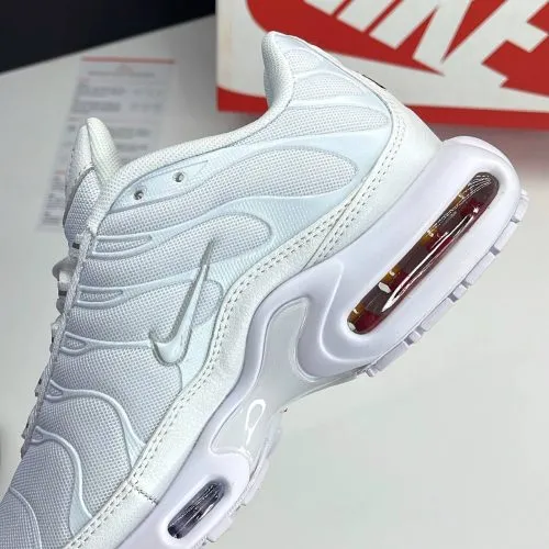 کفش نایک ایر مکس پلاس تی ان سفید Nike Air Max Plus TN White کفش نایک ایر مکس پلاس تی ان سفید Nike Air Max Plus TN White - تصویر 4