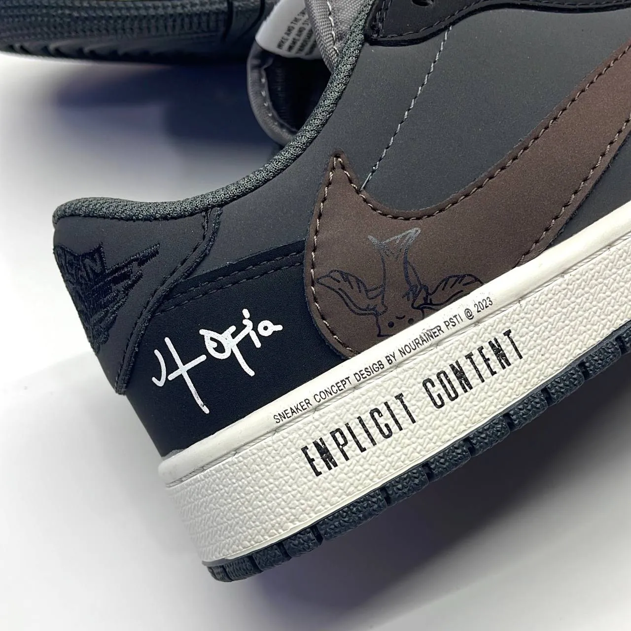 کفش نایک ایر جردن ۱ لو تراویس اسکات یوتوپیا Nike Air Jordan 1 Low Travis Scott Utopia کفش نایک ایر جردن ۱ لو تراویس اسکات یوتوپیا Nike Air Jordan 1 Low Travis Scott Utopia - تصویر 3