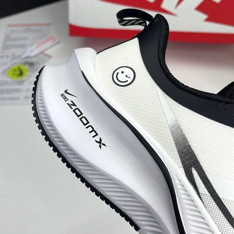 کتونی نایک زوم ایکس طرح لبخند سفید مشکی Nike ZoomX Smile White Black - تصویر 4