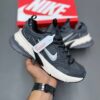 کفش نایک وومرو ۵ طوسی Nike Vomero 5 Gray کفش نایک وومرو ۵ طوسی Nike Vomero 5 Gray
