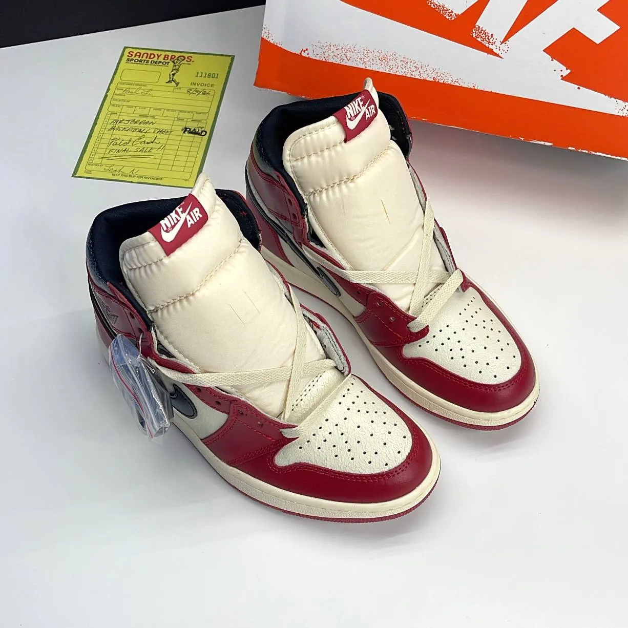 کفش نایک ایر جردن وان ساقدار شیکاگو لاست اند فاند Nike Air Jordan 1 High Chicago Lost and Found - تصویر 2