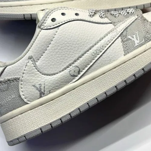 کفش نایک ایر جردن وان لو تراویس اسکات لویی ویتون کرم خاکستری Nike Air Jordan 1 Low Travis Scott Louis Vuitton Cream Gray کفش نایک ایر جردن وان لو تراویس اسکات لویی ویتون کرم خاکستری Nike Air Jordan 1 Low Travis Scott Louis Vuitton Cream Gray - تصویر 3