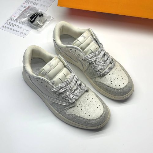 کفش نایک ایر جردن وان لو تراویس اسکات لویی ویتون کرم خاکستری Nike Air Jordan 1 Low Travis Scott Louis Vuitton Cream Gray کفش نایک ایر جردن وان لو تراویس اسکات لویی ویتون کرم خاکستری Nike Air Jordan 1 Low Travis Scott Louis Vuitton Cream Gray