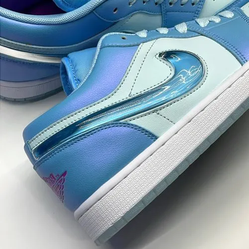کفش نایک ایر جردن وان لو آکواریوم آبی Nike Air Jaordan 1 Low Aquarium Blue کفش نایک ایر جردن وان لو آکواریوم آبی Nike Air Jaordan 1 Low Aquarium Blue - تصویر 3