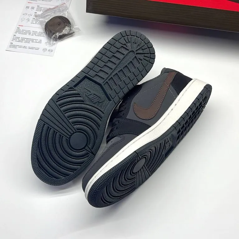 کفش نایک ایر جردن ۱ لو تراویس اسکات یوتوپیا Nike Air Jordan 1 Low Travis Scott Utopia کفش نایک ایر جردن ۱ لو تراویس اسکات یوتوپیا Nike Air Jordan 1 Low Travis Scott Utopia - تصویر 2