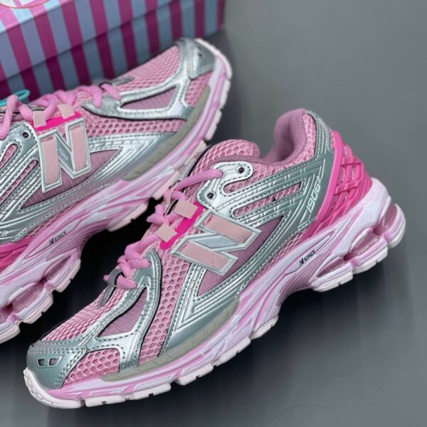 کفش نیو بالانس ۱۹۰۶ صورتی New Balance 1906 Pink