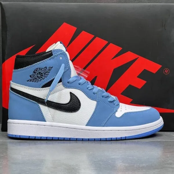 کفش نایک ایر جردن وان ساقدار یونیورسیتی آبی Nike Air Jordan 1 High University Blue کفش نایک ایر جردن وان ساقدار یونیورسیتی آبی Nike Air Jordan 1 High University Blue