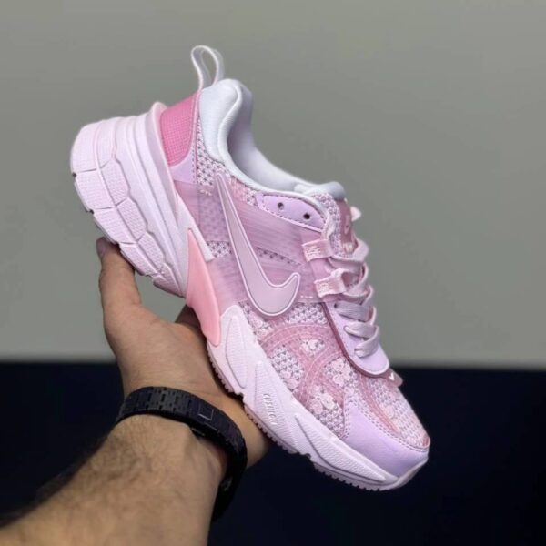 کفش نایک وی تو کی صورتی گلدار Nike V2K Pink Floral کفش نایک وی تو کی صورتی گلدار Nike V2K Pink Floral