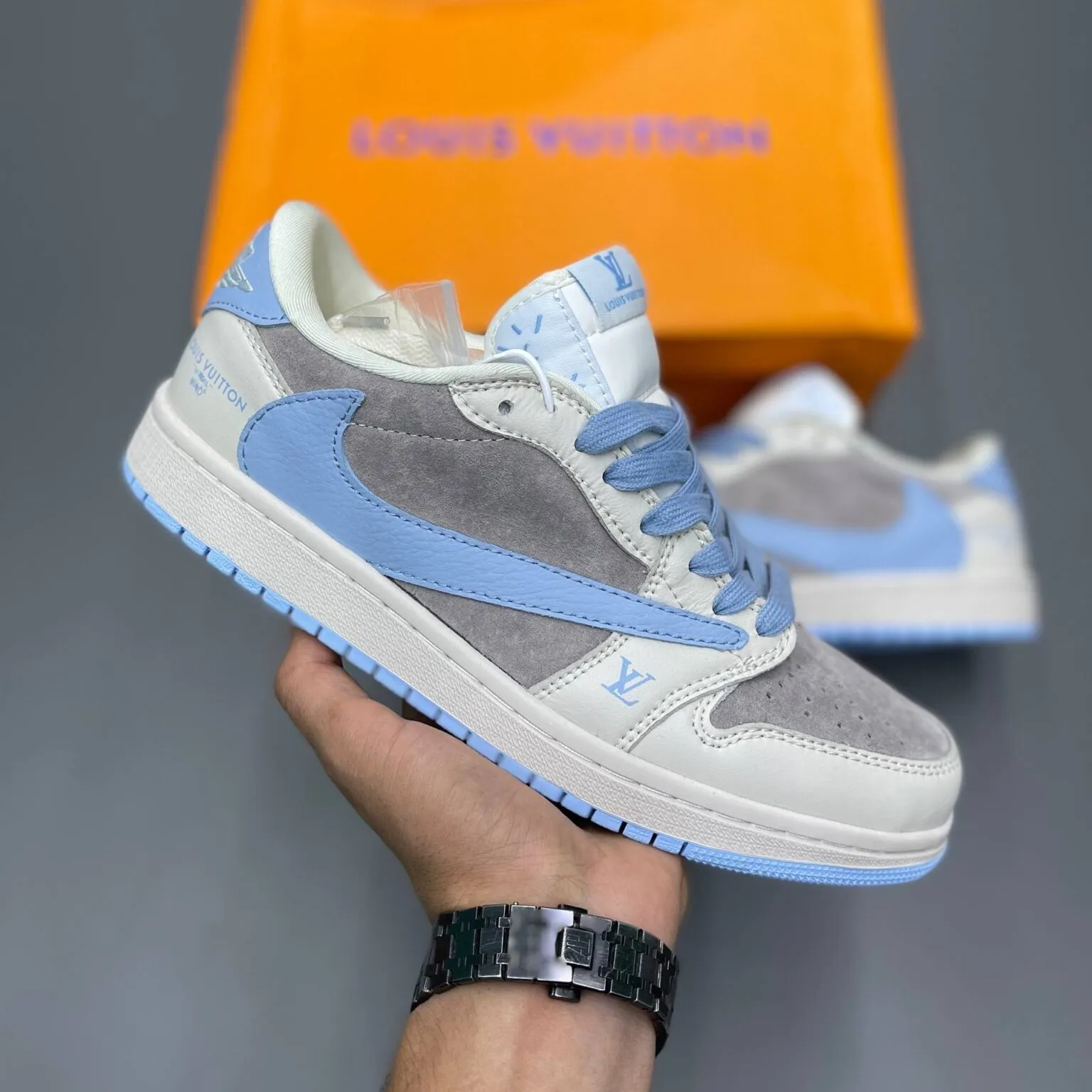 کفش نایک ایر جردن وان لو تراویس اسکات لویی ویتون Nike Air Jordan 1 Low Travis Scott Louis Vuitton - تصویر 2