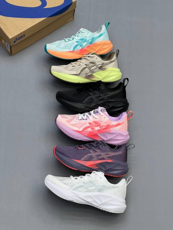 کفش اسیکس نووا بلاست ۵ صورتی Asics Novablast 5 Pink