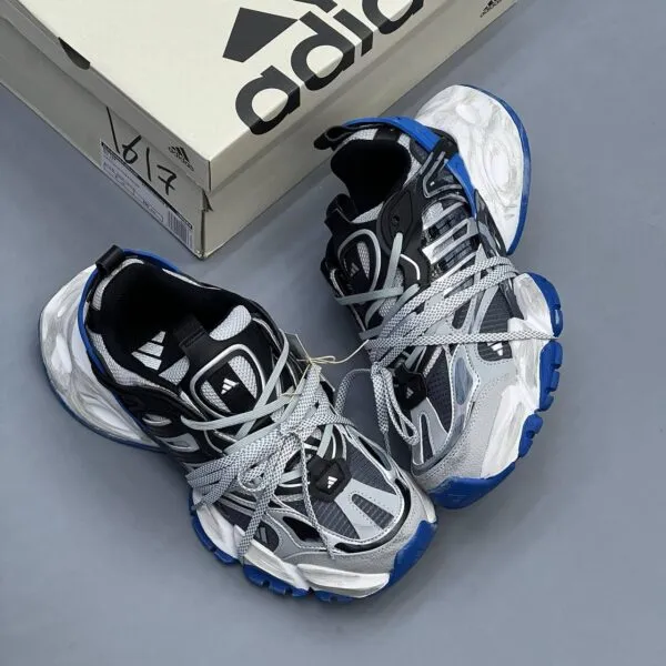 کفش آدیداس رانر دیلاکس سفید طوسی آبی Adidas Runner Deluxe White Gray Blue کفش آدیداس رانر دیلاکس سفید طوسی آبی Adidas Runner Deluxe White Gray Blue