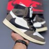کفش نایک ایر جردن وان ساقدار رترو تراویس اسکات موکا Nike Air Jordan 1 Retro High Travis Scott Mocha کفش نایک ایر جردن وان ساقدار رترو تراویس اسکات موکا Nike Air Jordan 1 Retro High Travis Scott Mocha