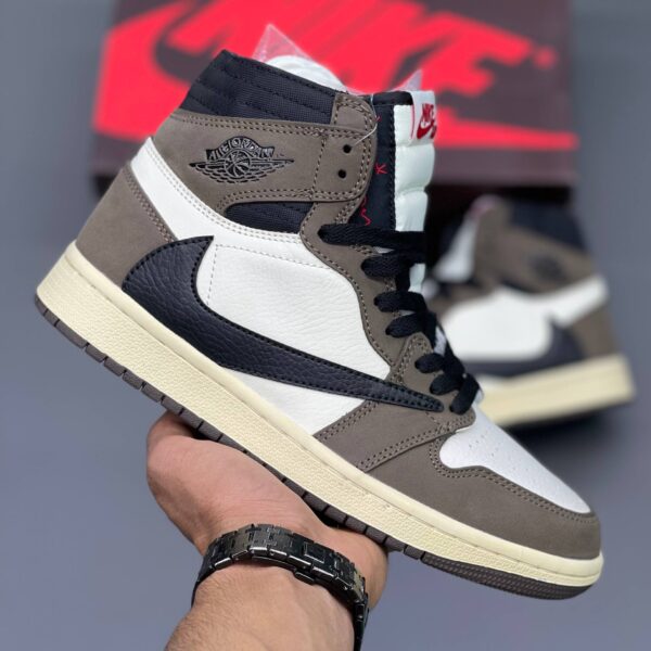 کفش نایک ایر جردن وان ساقدار رترو تراویس اسکات موکا Nike Air Jordan 1 Retro High Travis Scott Mocha کفش نایک ایر جردن وان ساقدار رترو تراویس اسکات موکا Nike Air Jordan 1 Retro High Travis Scott Mocha