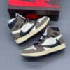 کفش نایک ایر جردن وان ساقدار رترو تراویس اسکات موکا Nike Air Jordan 1 Retro High Travis Scott Mocha کفش نایک ایر جردن وان ساقدار رترو تراویس اسکات موکا Nike Air Jordan 1 Retro High Travis Scott Mocha