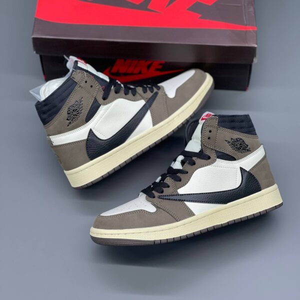 کفش نایک ایر جردن وان ساقدار رترو تراویس اسکات موکا Nike Air Jordan 1 Retro High Travis Scott Mocha کفش نایک ایر جردن وان ساقدار رترو تراویس اسکات موکا Nike Air Jordan 1 Retro High Travis Scott Mocha