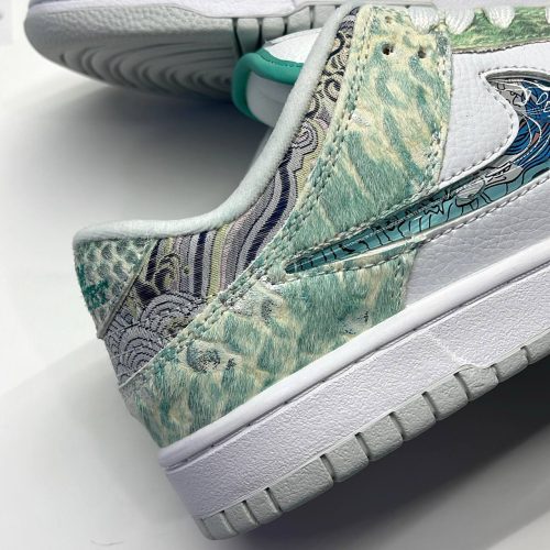 کفش نایک اس‌ بی دانک لو دراگون 2024 رویه خز Nike SB Dunk Low Dragon 2024 Fur Edition