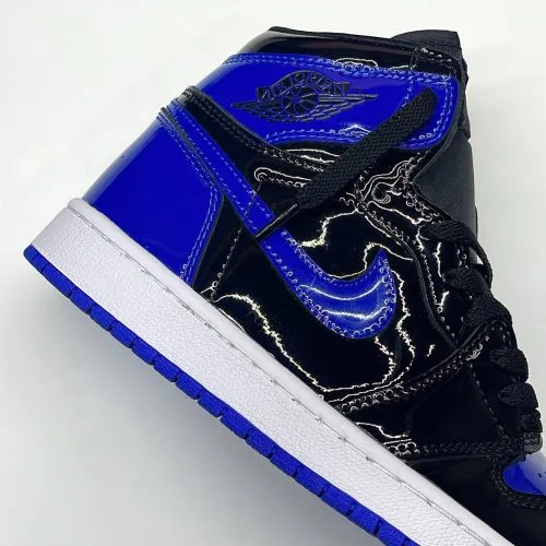 کفش نایک ایر جردن وان ساقدار ورنی پتنت رویال آبی مشکی Nike Air Jordan 1 High OG Patent Royal Blue Black کفش نایک ایر جردن وان ساقدار ورنی پتنت رویال آبی مشکی Nike Air Jordan 1 High OG Patent Royal Blue Black - تصویر 5