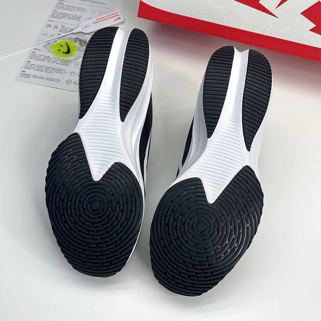 کتونی نایک زوم ایکس طرح لبخند سفید مشکی Nike ZoomX Smile White Black - تصویر 3