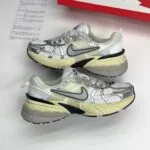 کتونی نایک وی تو کی کرم نقره‌ای Nike V2K Cream Silver