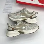 کتونی نایک وی تو کی کرم Nike V2K Run Cream
