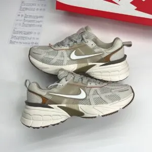 کتونی نایک وی تو کی کرم Nike V2K Run Cream کتونی نایک وی تو کی کرم Nike V2K Run Cream