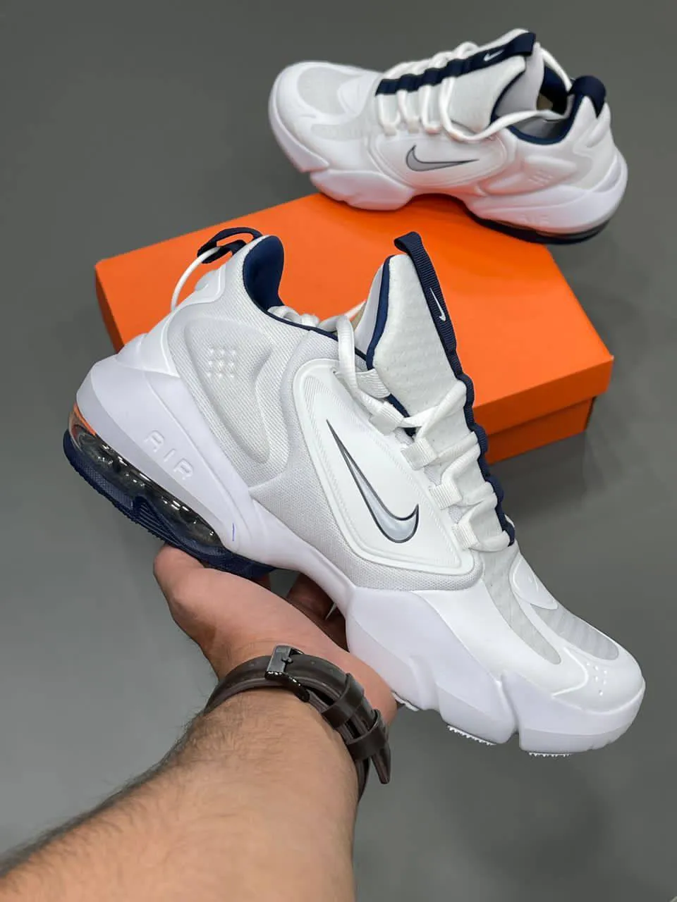 کفش نایک ایر مکس آلفا ساویج سفید سورمهای Nike Air Max Alpha Savage White Navy کفش نایک ایر مکس آلفا ساویج سفید سورمهای Nike Air Max Alpha Savage White Navy - تصویر 4