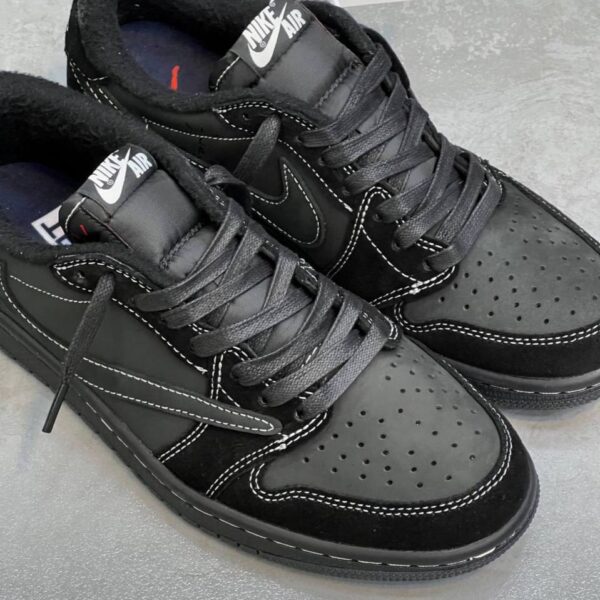 کفش نایک ایر جردن وان لو تراویس اسکات بلک فانتوم Nike Air Jordan 1 Low Travis Scott Black Phantom کفش نایک ایر جردن وان لو تراویس اسکات بلک فانتوم Nike Air Jordan 1 Low Travis Scott Black Phantom