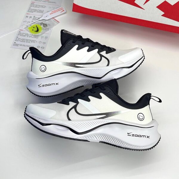 کتونی نایک زوم ایکس طرح لبخند سفید مشکی Nike ZoomX Smile White Black کتونی نایک زوم ایکس طرح لبخند سفید مشکی Nike ZoomX Smile White Black