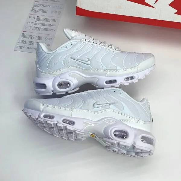 کفش نایک ایر مکس پلاس تی ان سفید Nike Air Max Plus TN White کفش نایک ایر مکس پلاس تی ان سفید Nike Air Max Plus TN White