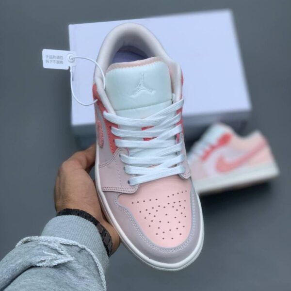 کفش نایک جردن وان صورتی Nike Air Jordan 1 Pink کفش نایک جردن وان صورتی Nike Air Jordan 1 Pink