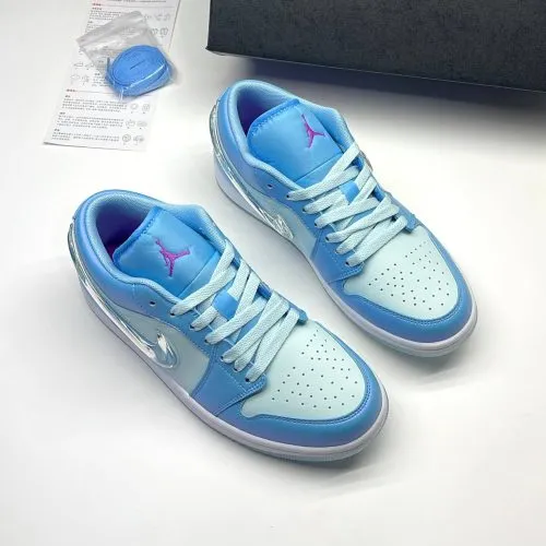 کفش نایک ایر جردن وان لو آکواریوم آبی Nike Air Jaordan 1 Low Aquarium Blue کفش نایک ایر جردن وان لو آکواریوم آبی Nike Air Jaordan 1 Low Aquarium Blue - تصویر 2