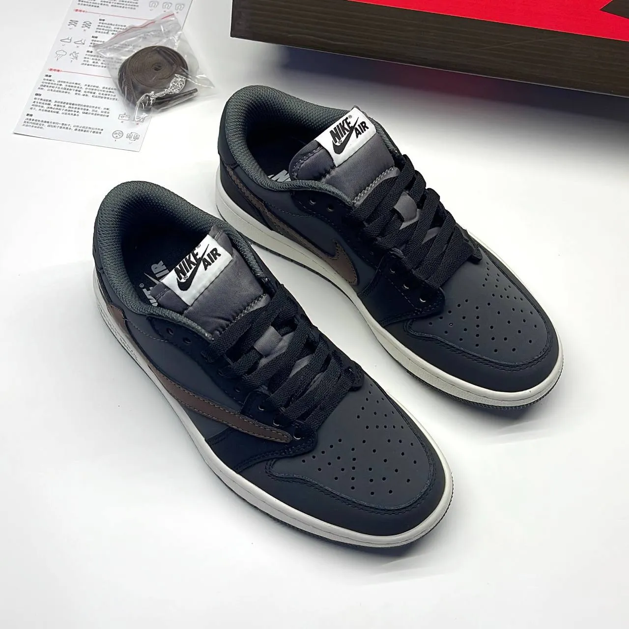 کفش نایک ایر جردن ۱ لو تراویس اسکات یوتوپیا Nike Air Jordan 1 Low Travis Scott Utopia کفش نایک ایر جردن ۱ لو تراویس اسکات یوتوپیا Nike Air Jordan 1 Low Travis Scott Utopia - تصویر 4