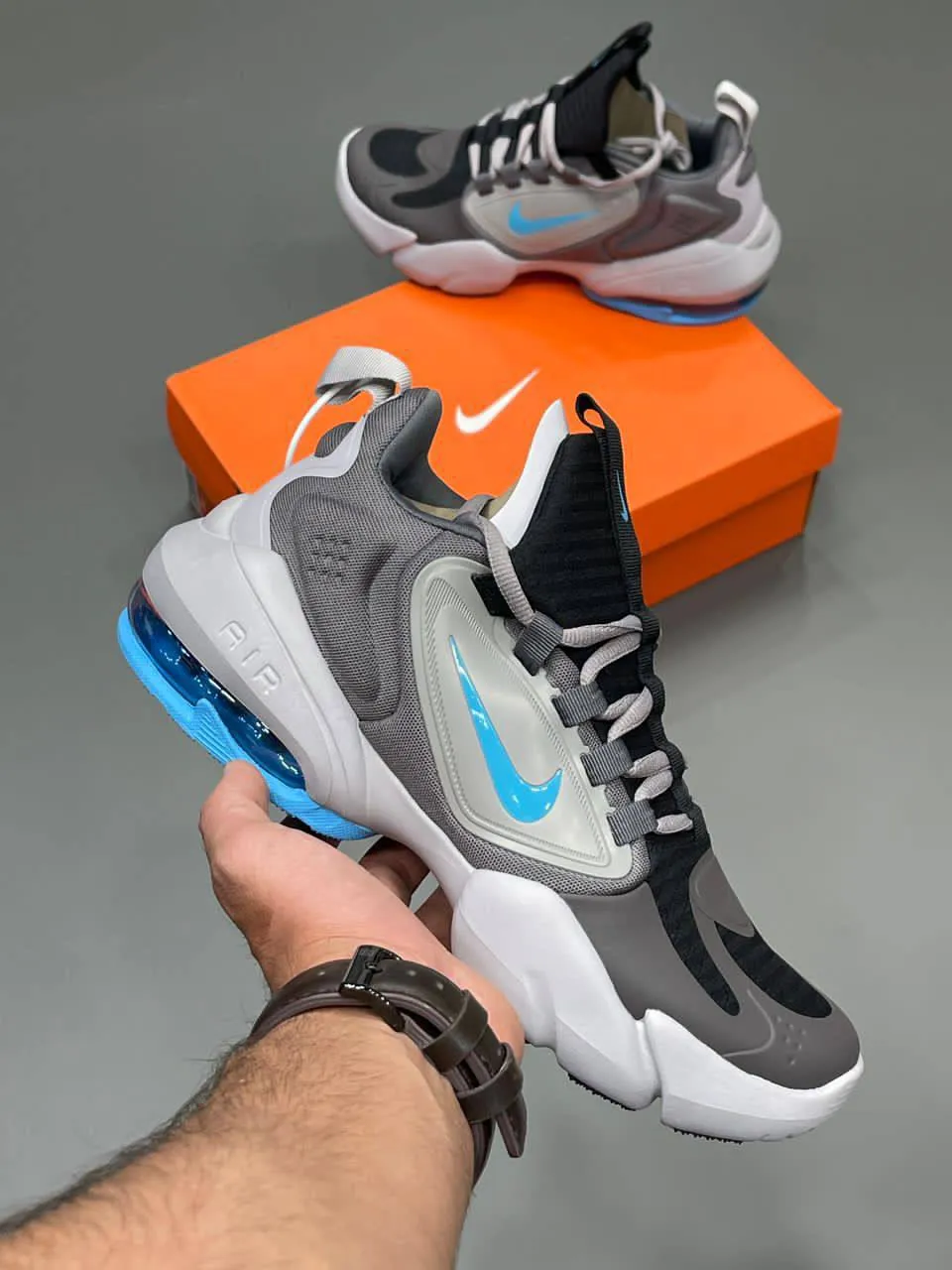 کفش نایک ایر مکس آلفا ساویج طوسی آبی Nike Air Max Alpha Savage Grey Blue کفش نایک ایر مکس آلفا ساویج طوسی آبی Nike Air Max Alpha Savage Grey Blue - تصویر 4