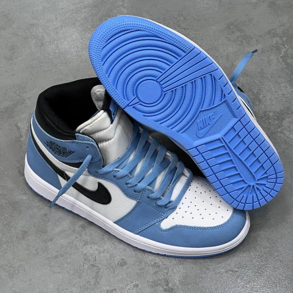 کفش نایک ایر جردن وان ساقدار یونیورسیتی آبی Nike Air Jordan 1 High University Blue کفش نایک ایر جردن وان ساقدار یونیورسیتی آبی Nike Air Jordan 1 High University Blue - تصویر 5
