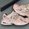 کفش نیو بالانس ۵۳۰ کاستوم صورتی گلدار New Balance 530 Custom Pink Floral کفش نیو بالانس ۵۳۰ کاستوم صورتی گلدار New Balance 530 Custom Pink Floral
