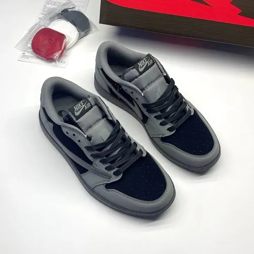 کفش نایک ایر جردن وان لو تراویس اسکات مشکی طوسی Nike Air Jordan 1 Low Travis Scott Black Gray - تصویر 3