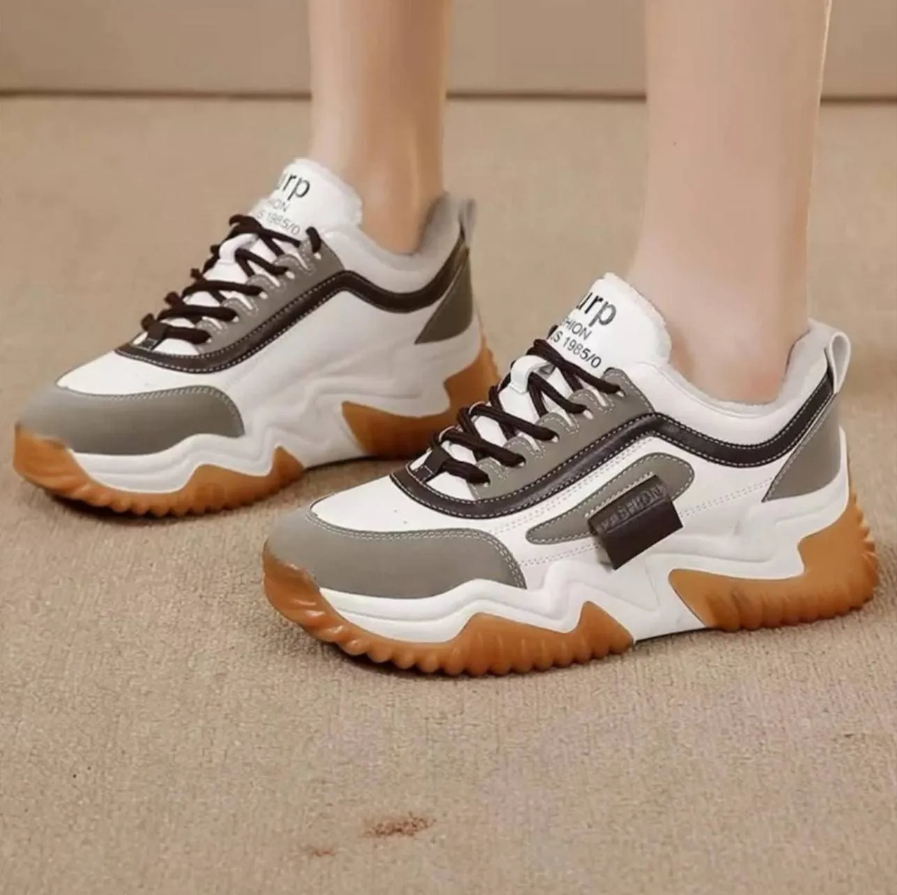 کتونی لژدار زنانه قهوهای فشن Women’s Brown Platform Fashion Sneakers کتونی لژدار زنانه قهوهای فشن Women Brown Platform Fashion Sneakers - تصویر 3