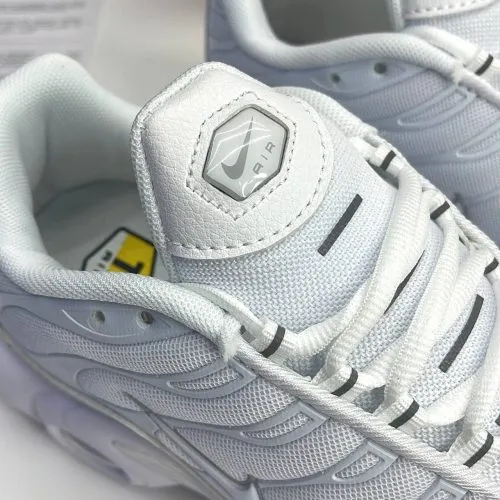 کفش نایک ایر مکس پلاس تی ان سفید Nike Air Max Plus TN White کفش نایک ایر مکس پلاس تی ان سفید Nike Air Max Plus TN White - تصویر 3