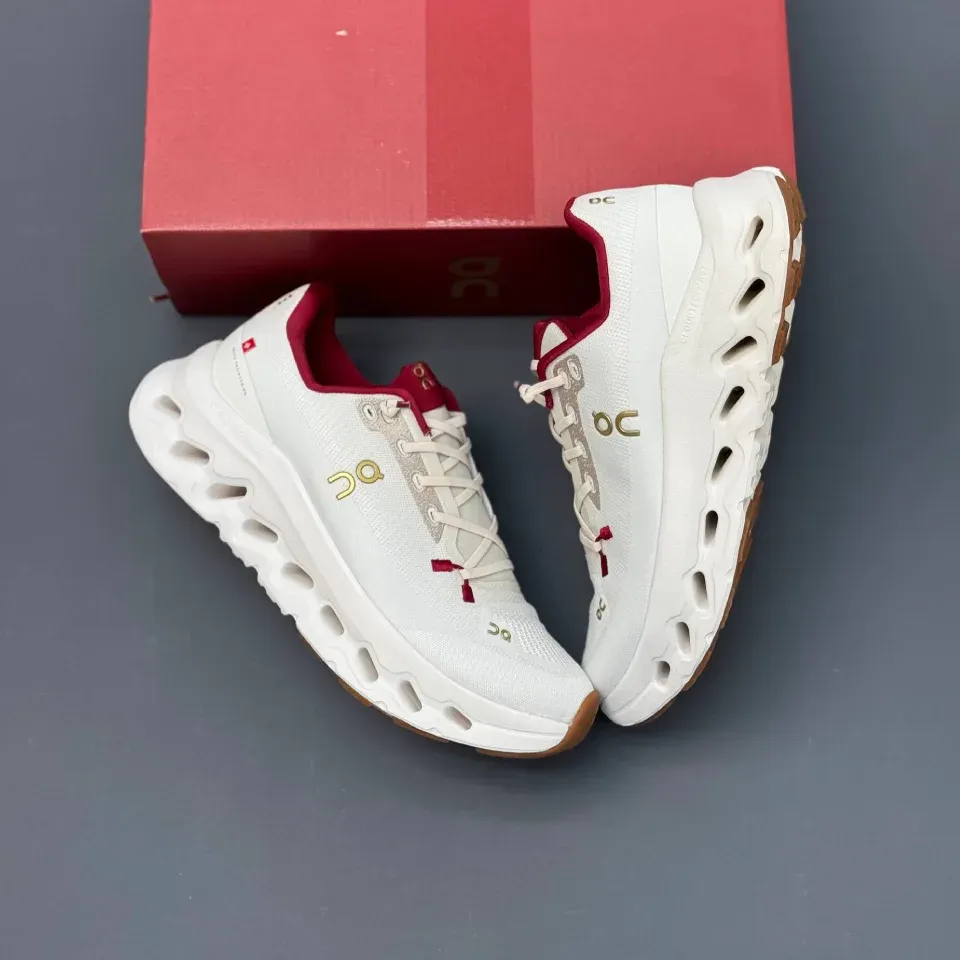 کفش آن رانینگ QC Loewe Cloudtilt سفید قرمز On Running QC Loewe Cloudtilt White Red - تصویر 2