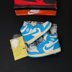 کفش نایک ایر جردن وان ساقدار یو ان سی ریمجیند آبی Nike Air Jordan 1 High UNC Reimagined Blue کفش نایک ایر جردن وان ساقدار یو ان سی ریمجیند آبی Nike Air Jordan 1 High UNC Reimagined Blue