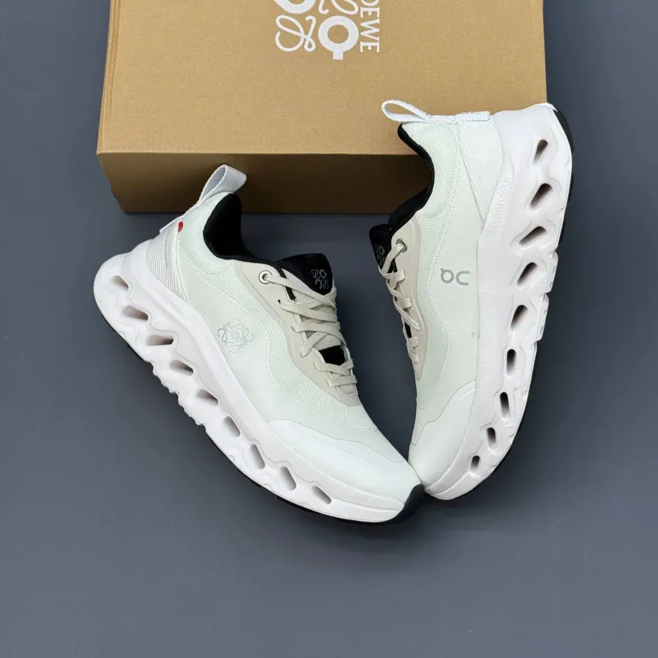 کفش آن رانینگ QC Loewe Cloudtilt سفید On Running QC Loewe Cloudtilt White - تصویر 2