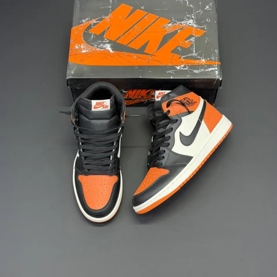 کفش نایک ایر جردن وان ساقدار رترو نارنجی Nike Air Jordan 1 Retro High Orange کفش نایک ایر جردن وان ساقدار رترو نارنجی Nike Air Jordan 1 Retro High Orange - تصویر 2