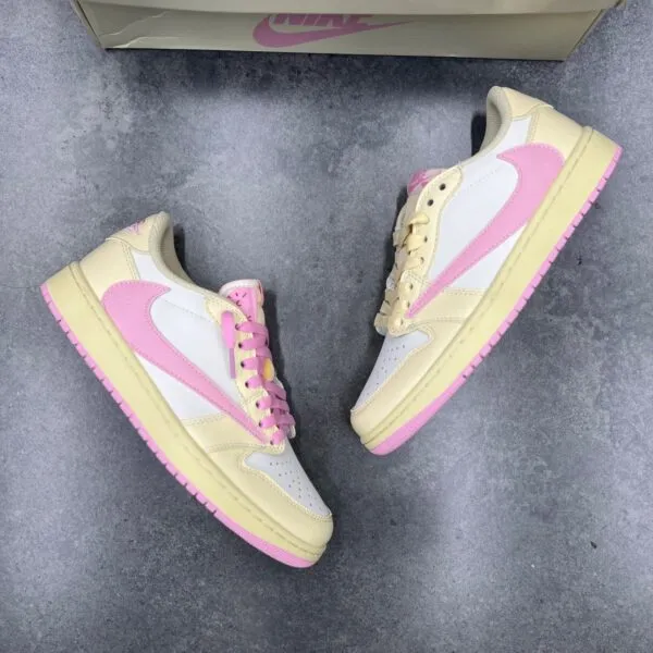 کفش نایک ایر جردن وان لو ترویس اسکات شای پینک Nike Air Jordan 1 Low Travis Scott Shy Pink کفش نایک ایر جردن وان لو ترویس اسکات شای پینک Nike Air Jordan 1 Low Travis Scott Shy Pink