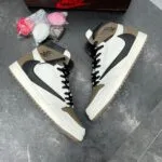 کفش نایک ایر جردن وان ساقدار تراویس اسکات ریورس موکا Nike Air Jordan 1 High Travis Scott Reverse Mocha