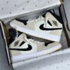 کفش نایک ایر جردن وان ساقدار کرم مشکی Nike Air Jordan 1 High Cream Black کفش نایک ایر جردن وان ساقدار کرم مشکی Nike Air Jordan 1 High Cream Black