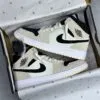 کفش نایک ایر جردن وان ساقدار کرم مشکی Nike Air Jordan 1 High Cream Black کفش نایک ایر جردن وان ساقدار کرم مشکی Nike Air Jordan 1 High Cream Black - تصویر 2